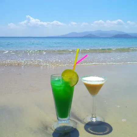 Naxos بيت شباب
