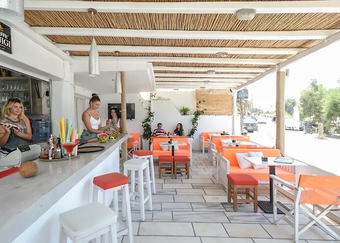 Naxos بيت شباب *