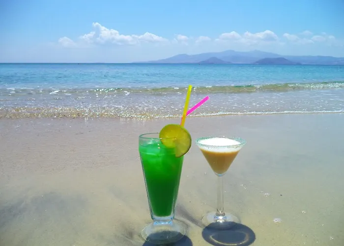 Naxos بيت شباب